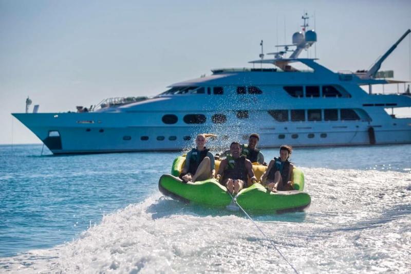 Families Choose Greece Luxury Yacht Charters Over Resorts