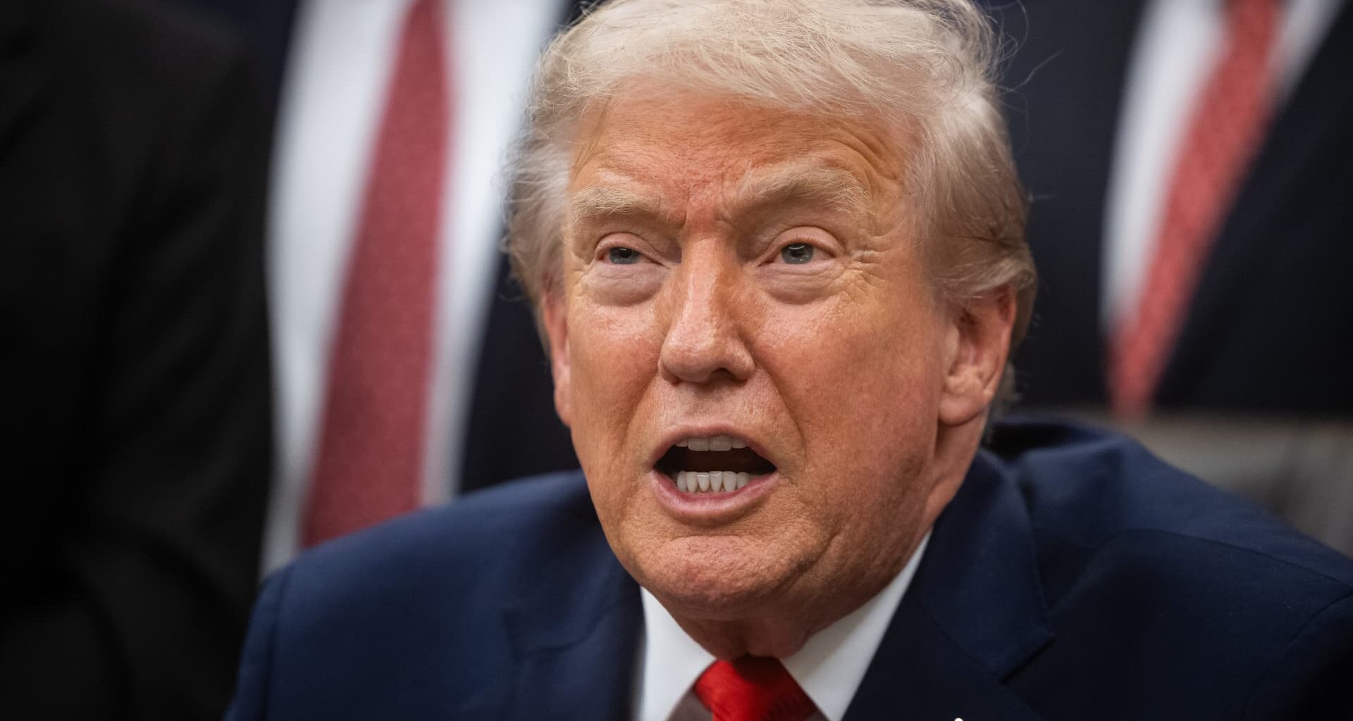 Trump orders representatives to buy $200B in mortgage bonds