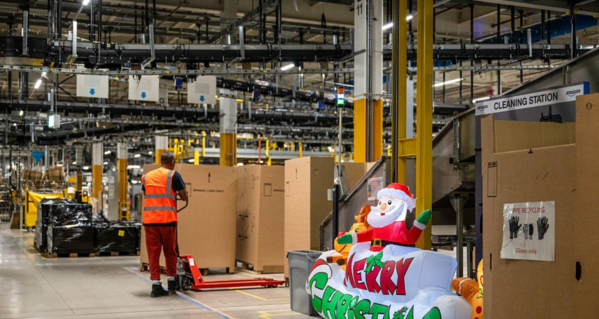 Trump's trade war is changing how supply chain stocked up for holidays