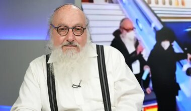 The use of mixed cities as war by other means