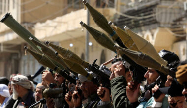 Iran and Houthis Coordinate Strike Responses in Secret Meetings