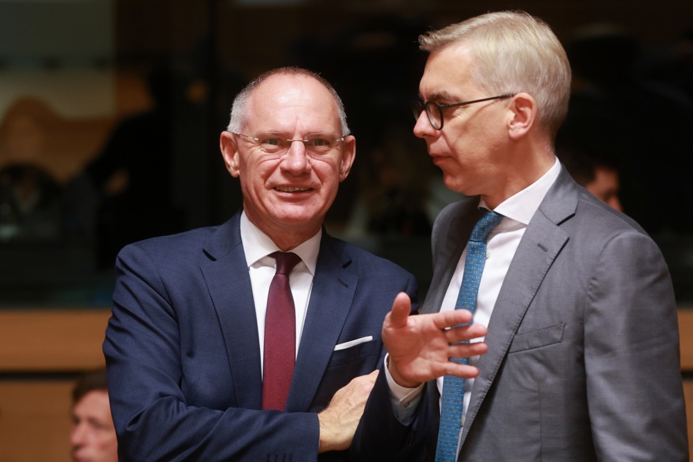 Austrian Right and Left team up prevent government eavesdropping on private messages