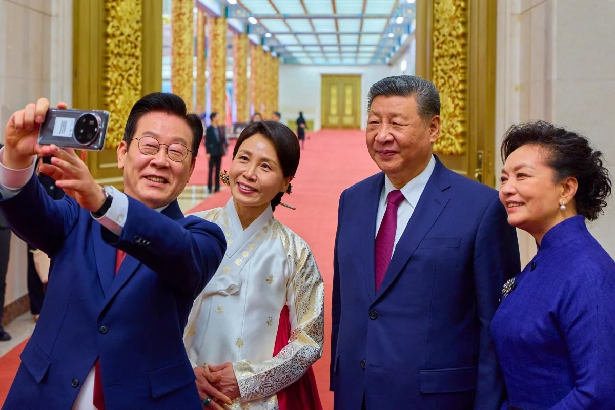 Smiles all around at South Korea-China summit