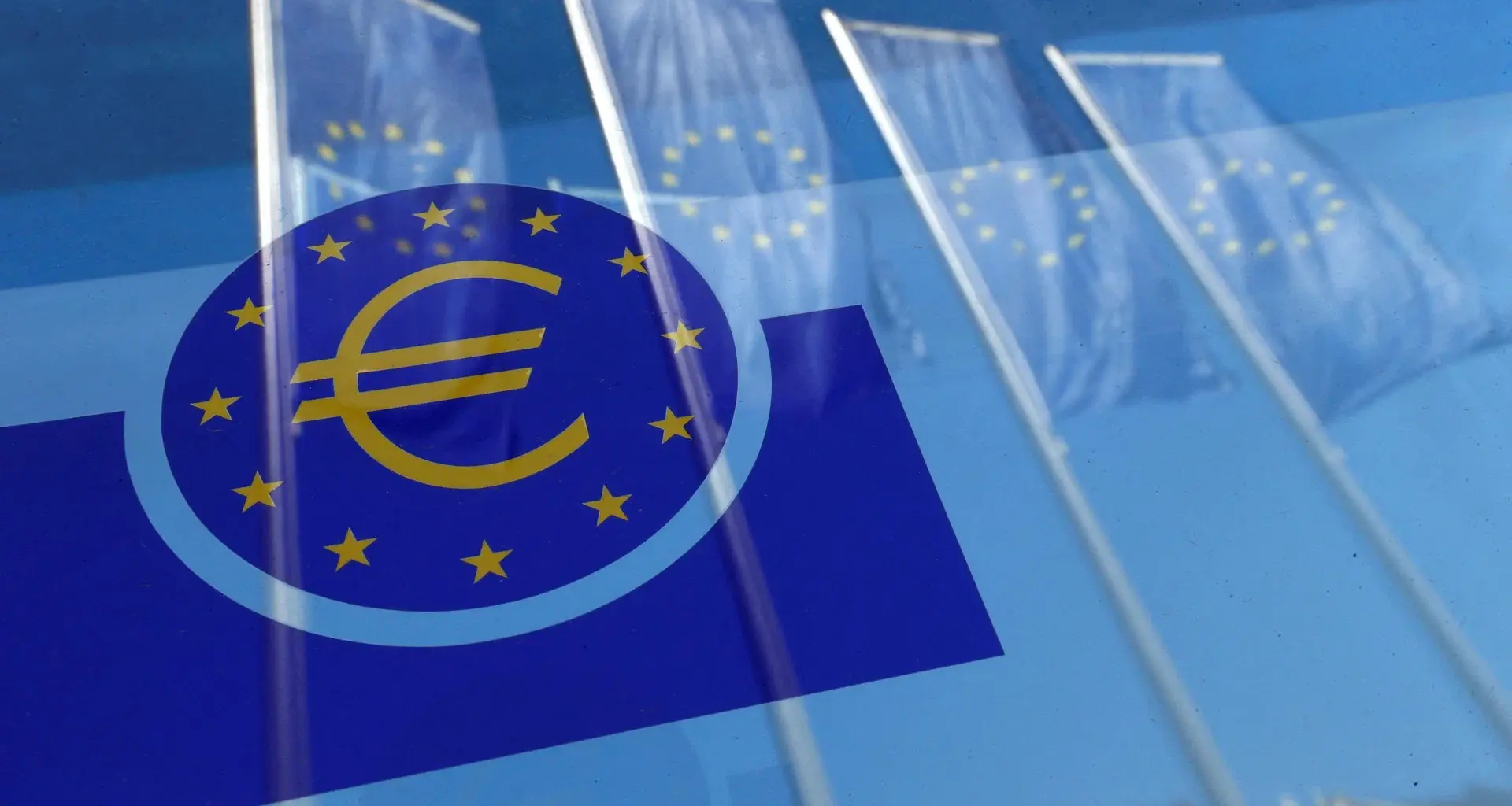 Euro-area inflation slows to ECB goal, backing steady rates