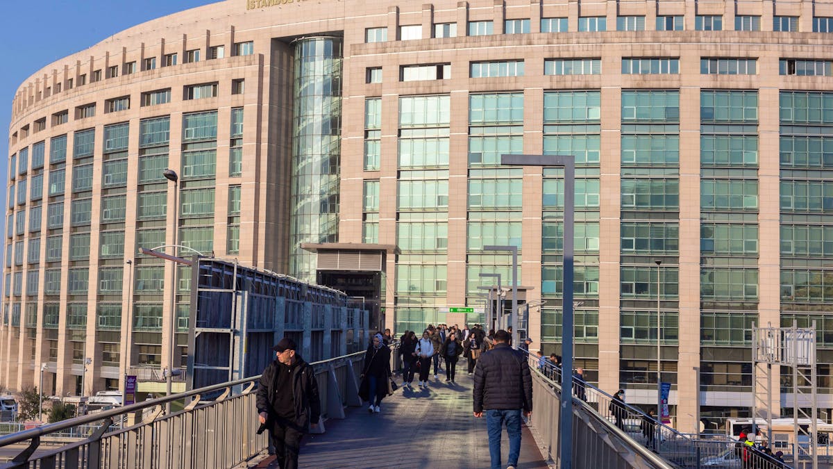 Staatsanwalt schiesst auf Richterin in Istanbul: Ermittlungen laufen