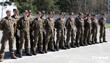 Latvijas un Polijas aizsardzības ministri apspriež iespēju rīkot vienotas militārās mācības