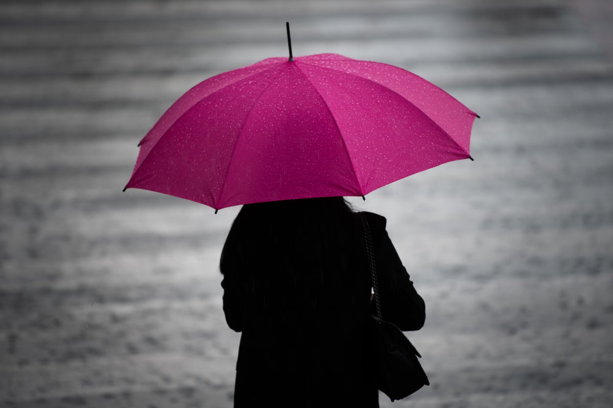 Prihajajo padavine in otoplitev, napovedi o snegu še vedno negotove