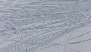 Päästjad aitasid Võrtsjärvel lumevangi jäänud seltskonna tagasi kuivale maale