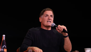 Mark Cuban FiservForum2025_DAY_01_FCCGeneralSessionDay01_0564