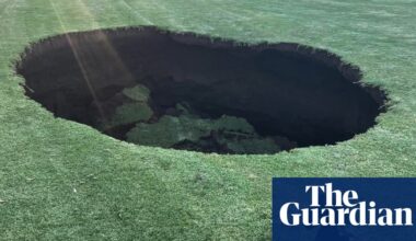 Large sinkhole opens in sporting oval in Melbourne’s north-east, near tunnelling works | Victoria