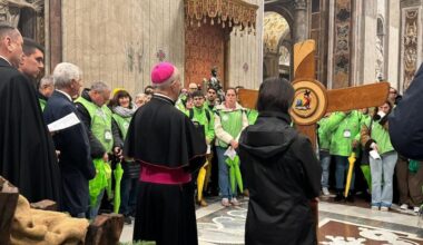 Jubilee: Volunteers make final pilgrimage through Holy Door