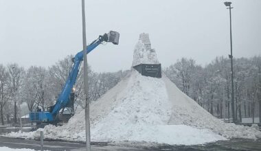 In Staphorst de grootste sneeuwpop van Nederland?