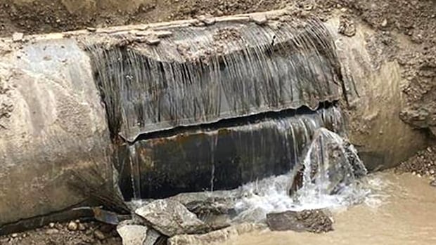 Calgary's daily water usage remains unsustainable one week after 'catastrophic' water main break