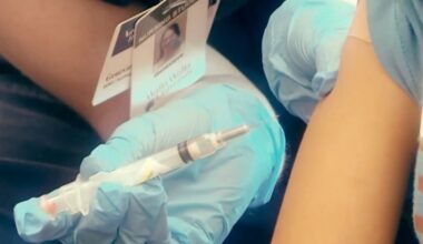 Trump administration sparks midterm vaccine war: Axios