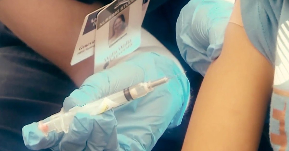 Trump administration sparks midterm vaccine war: Axios