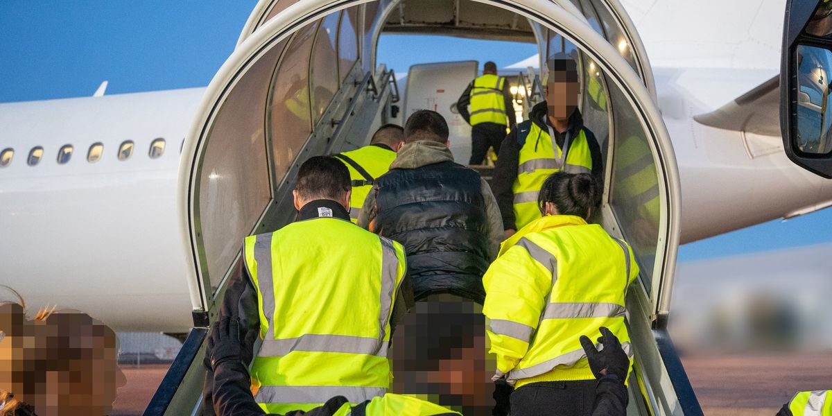 First 'one-in, one-out' return flight of 2026 mysteriously cancelled