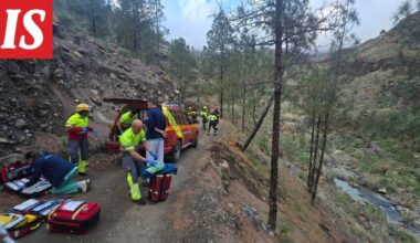 Gran Canarian turma: Auto suistui luonnonaltaaseen