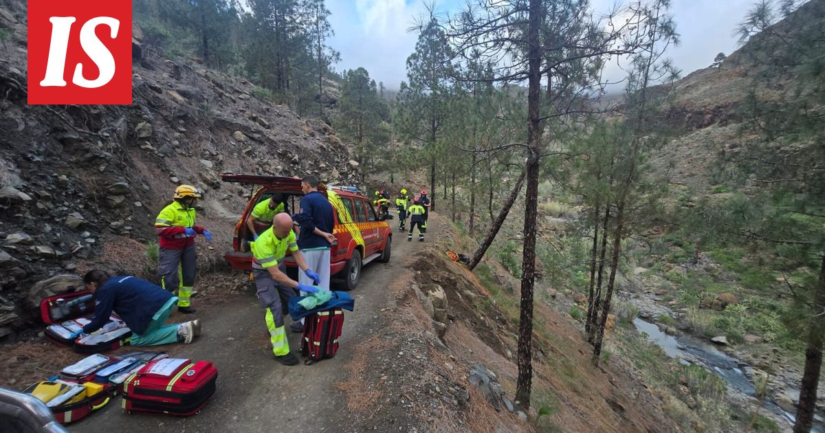 Gran Canarian turma: Auto suistui luonnonaltaaseen