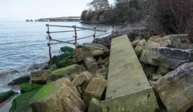 National Trust accused of turning famed beauty spot into 'horrible eyesore'