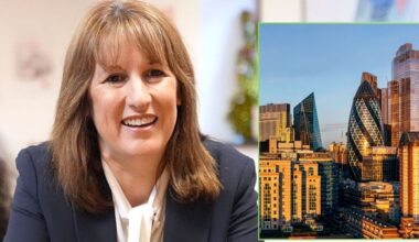 UK economy set to have returned to growth despite caution over Rachel Reeves's Budget