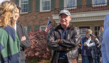 Senator Mark Kelly sends a strong message to Pete Hegseth and Donald Trump following threats of censure