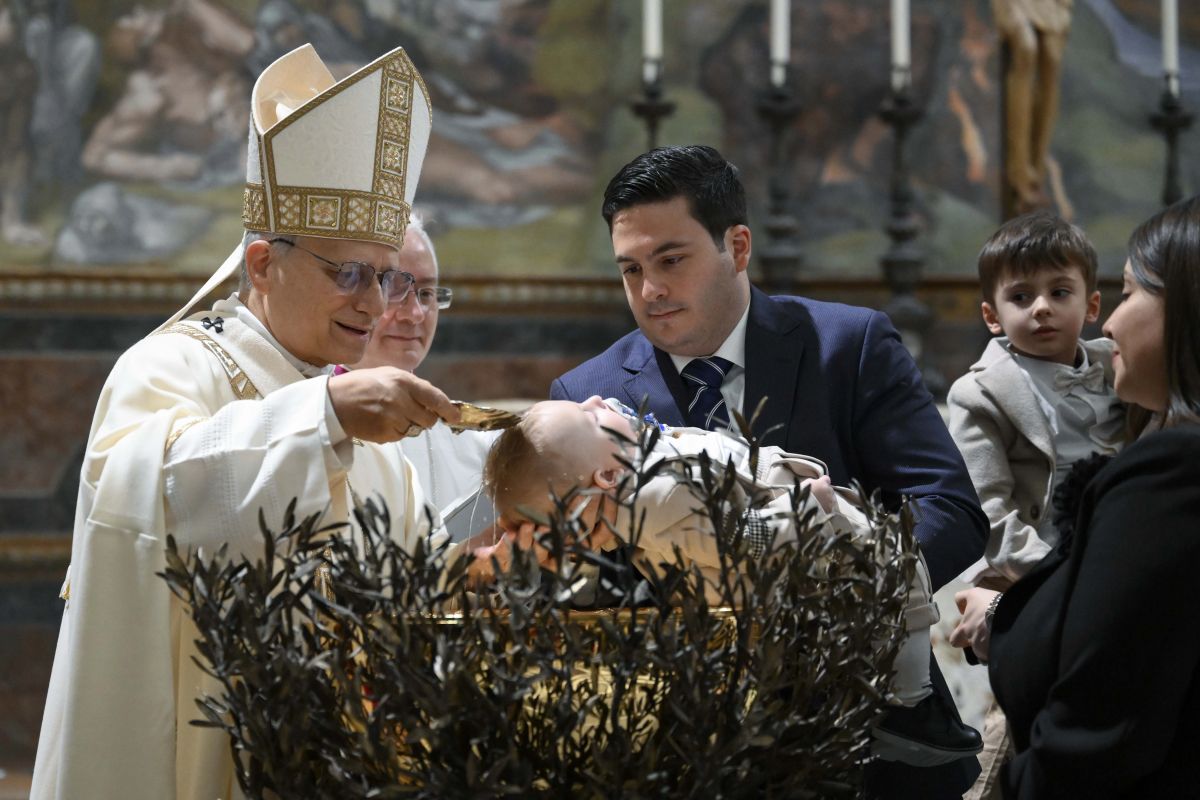 Pope Leo XIV Baptizes 20 Infants, Tells Parents Faith is "more than necessary"
