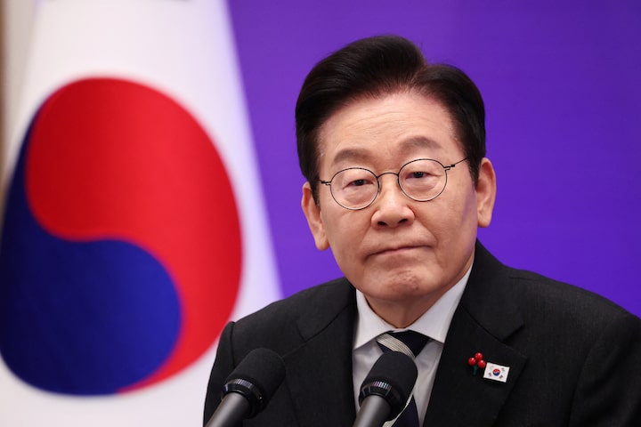South Korea says Japan-China dispute threatens regional peace