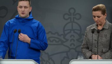 Greenland says 'we choose Denmark,' ahead of White House talks