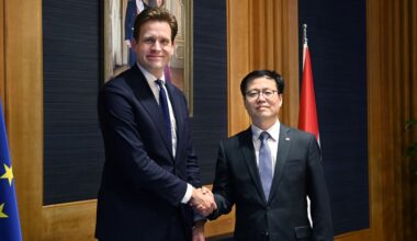 Korean Trade Minister Yeo Han-koo, right, shakes hands with Dutch Minister of Economic Affairs Vincent Pieter Geert Karremans during a meeting in The Hague, the Netherlands, Dec. 3, 2025. Courtesy of the Ministry of Trade, Industry and Resources