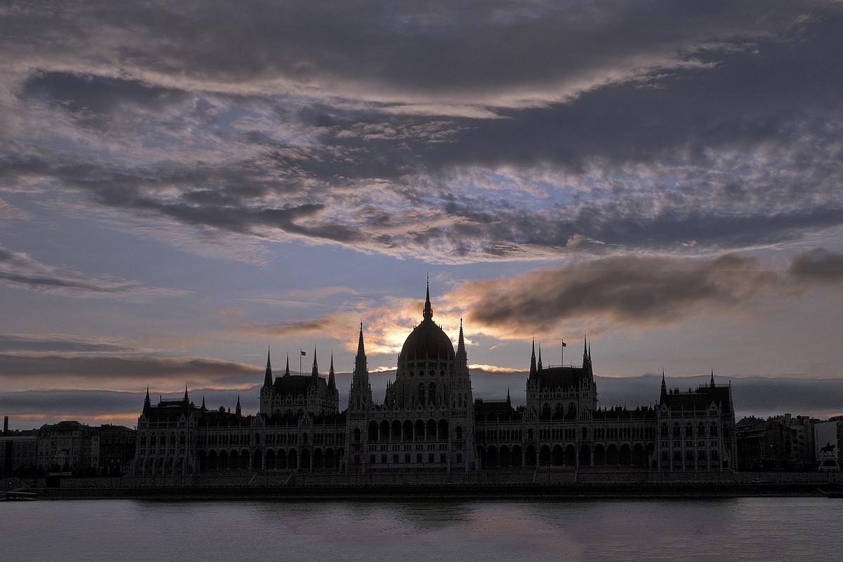 Ketyeg az óra Magyarország felett, nem jók a kilátások