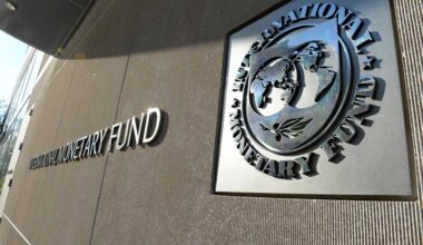 IMF Sees Global Economy Holding Firm Despite Trade and Geopolitical Shocks