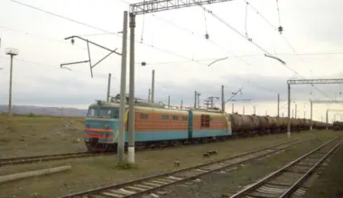 Pashinyan urges Russia to speed up restoration of rail links with Azerbaijan and Türkiye