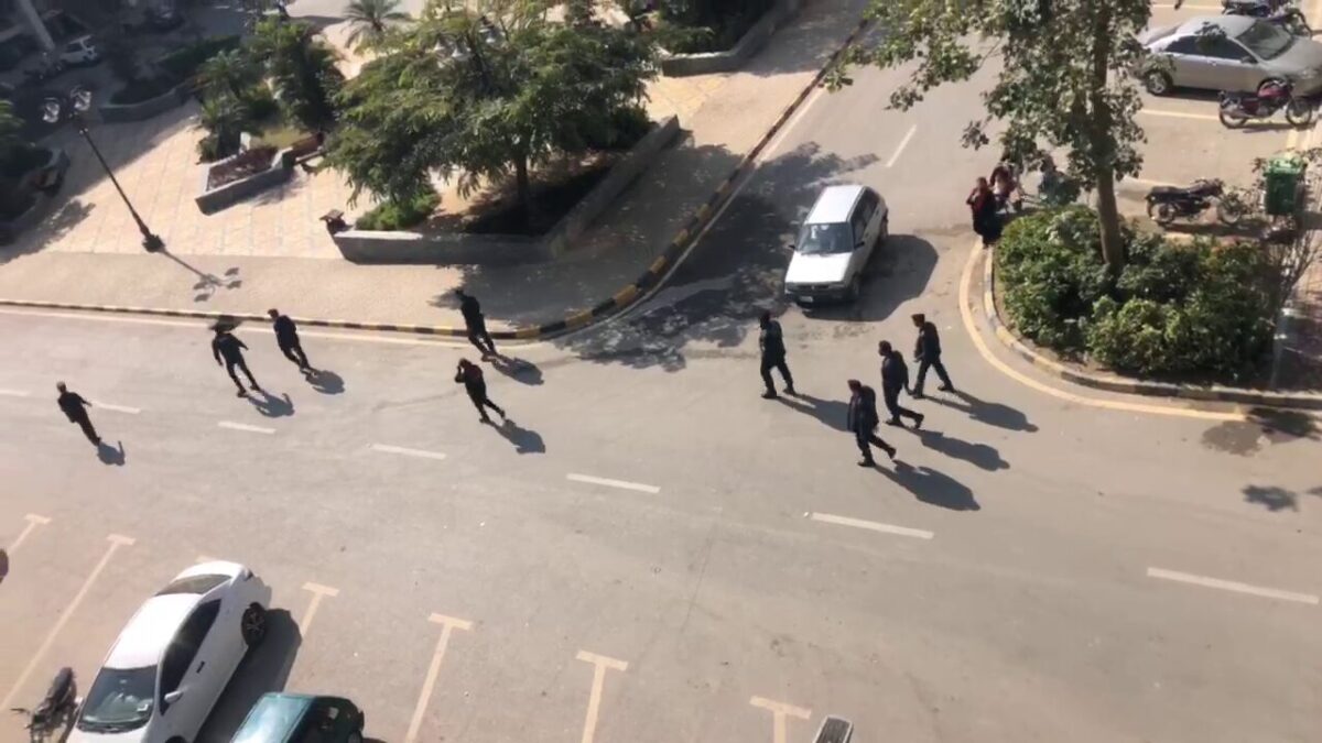 Pakistan deports over 16,000 migrants in a week