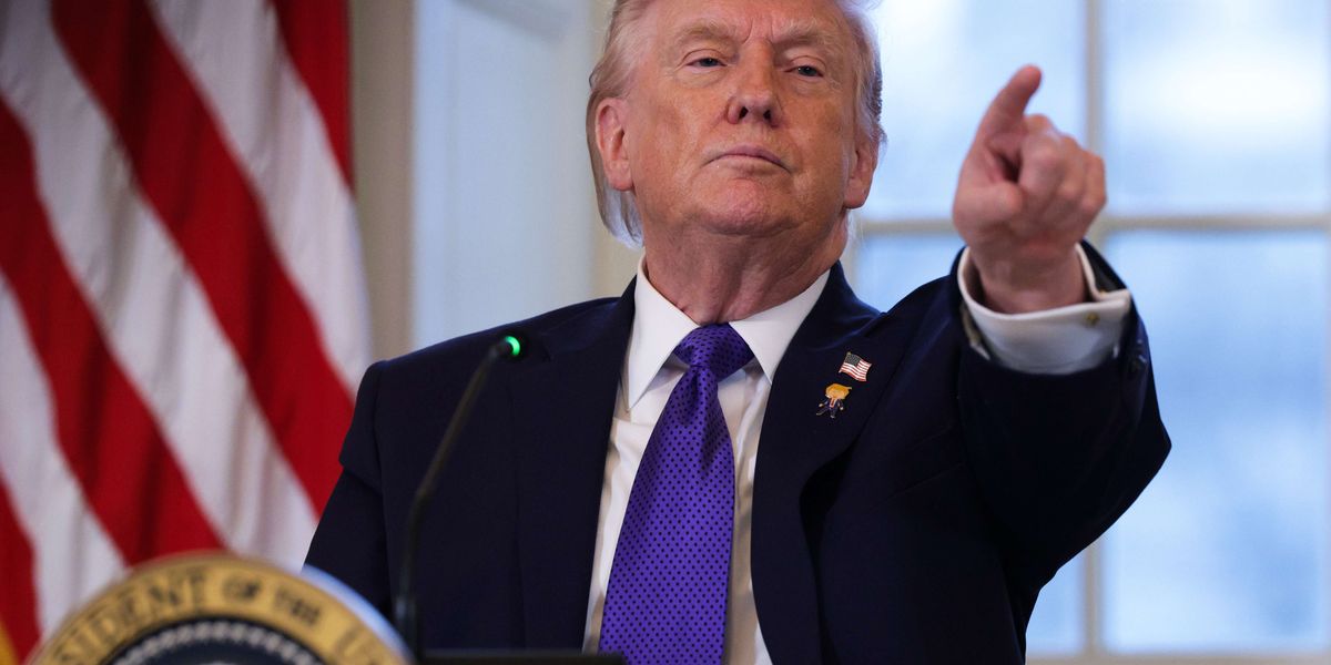 Trump's tariff threat against 8 European countries: Stocks slide, gold climbs