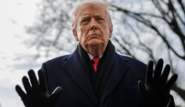 European stocks fall after Trump threatens tariffs over Greenland