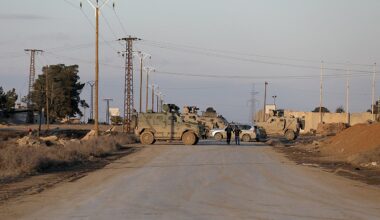 ISIS detainees escape Syria prison amid SDF handover to new forces