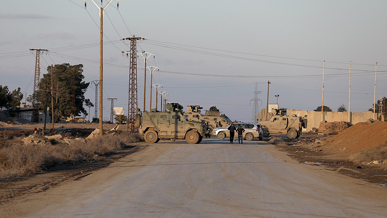 ISIS detainees escape Syria prison amid SDF handover to new forces