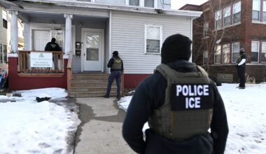 Volunteers are delivering groceries to Minneapolis migrants so they don’t risk leaving home amid ICE swarm