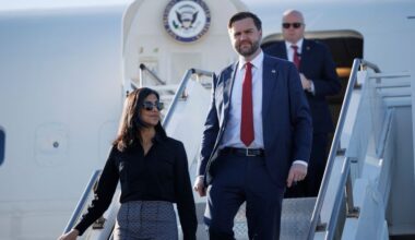 The National Desk dark theme brand icon