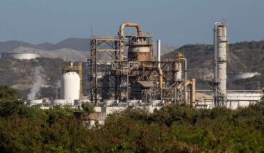 Trump Eases Tariff Threat, Oil Prices See Modest Increase