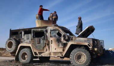 The decision to move IS prisoners from Syria to Iraq came at the request of Baghdad, officials say