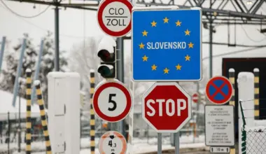 Wanted to break through the border and almost hit a border guard: the driver of the Košice-Svaliava bus left passengers and fled to Slovakia