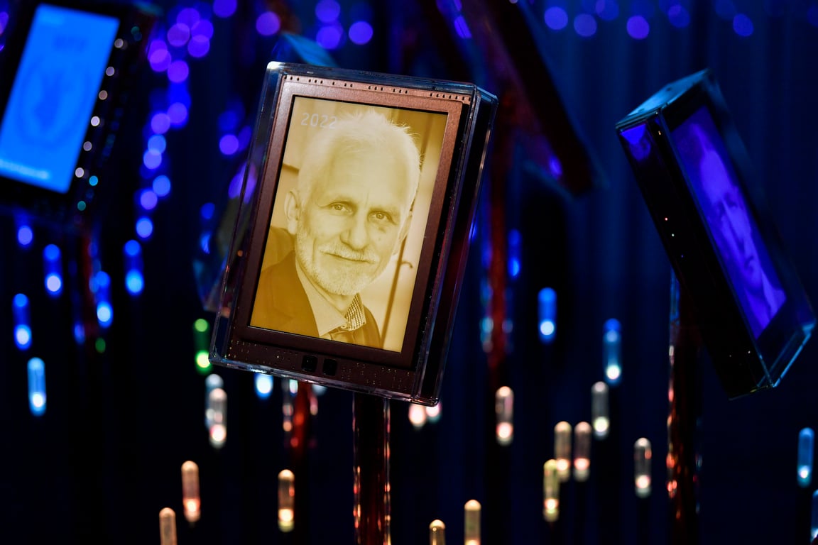 A portrait Bialiatski on display in the garden at the Norwegian Nobel Institute in Oslo, Norway, 7 October 2022. Photo: EPA / RODRIGO FREITAS