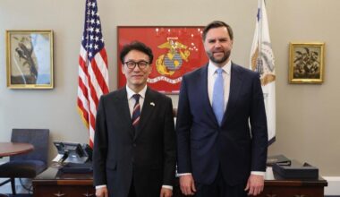 Prime Minister Kim Min-seok, left, and U.S. Vice President JD Vance pose at the White House in Washington, Friday (local time). Courtesy of Prime Minister