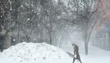Piercing cold across Canada brings heavy snow, leaves thousands in the dark