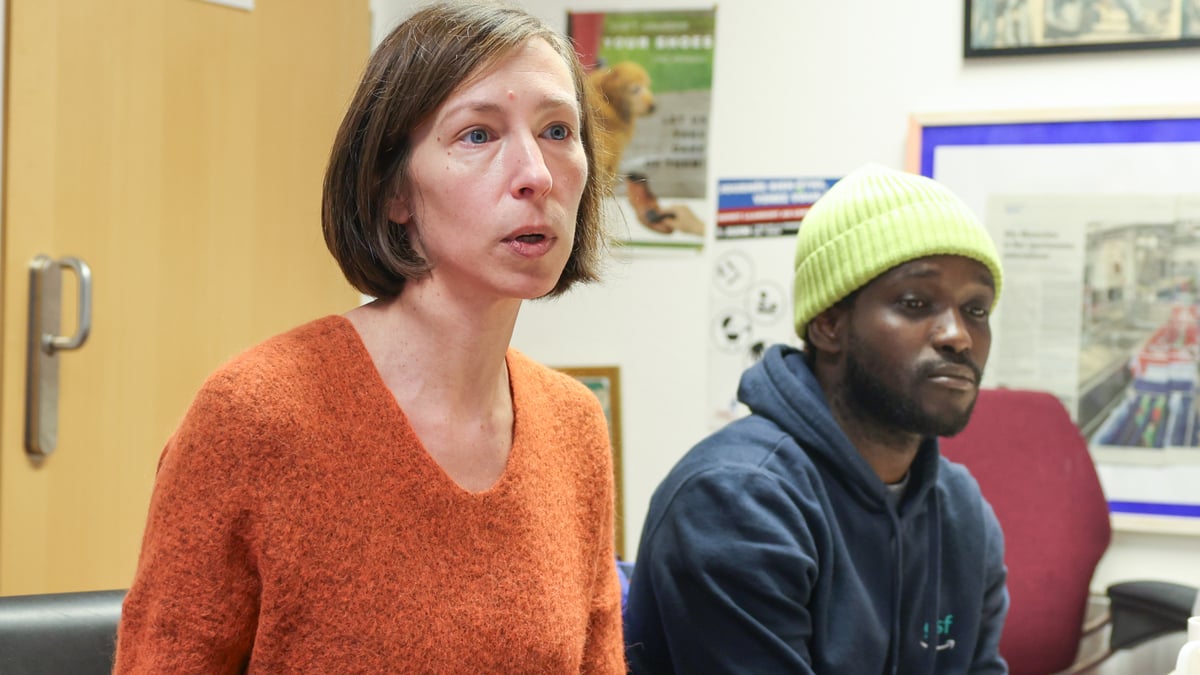 Without the support of the Kanner Stëmm service and social worker Amélie Sadowski (left), Moussé Bathily (right), his wife and baby would still be living in inhumane conditions today.