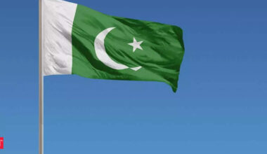 Pakistan's central bank keeps interest rate unchanged at 10.5%