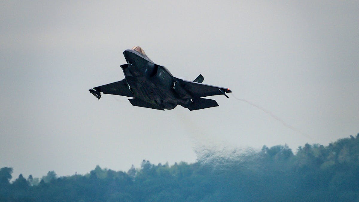 Martin Pfister veut 70 F-35 pour la Suisse, mais le Conseil fédéral refuse