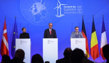 North Sea countries sign investment pact for wind energy
