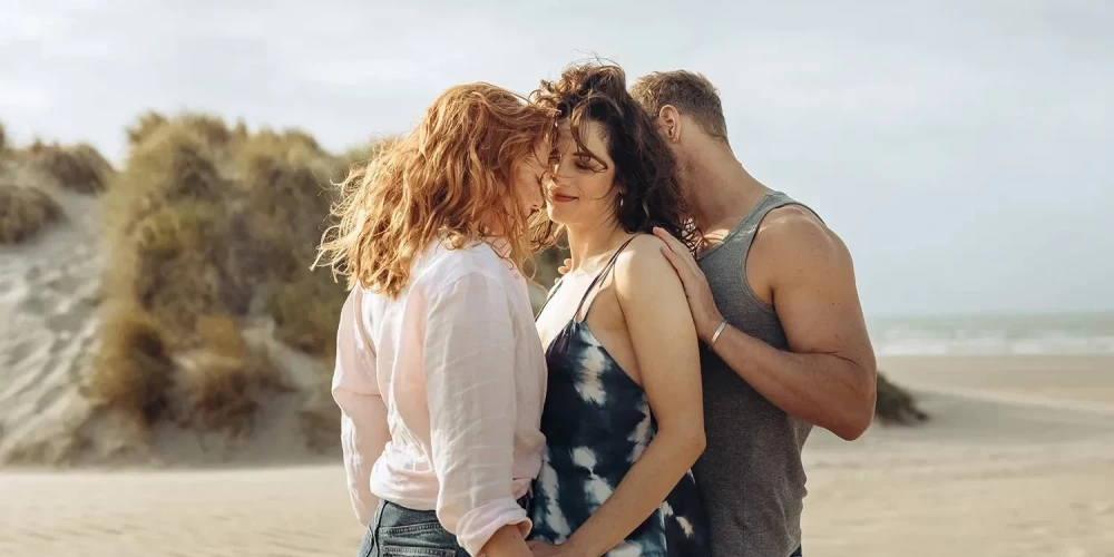 Nedēļas jaunumi "Tet TV+" - intrigas tiesas zālē, ekstrēmi latviešu piedzīvojumi Āfrikā un bīstami kaimiņi